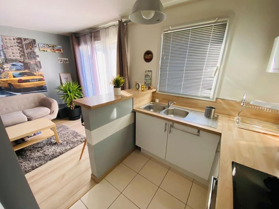 Appartement 2 Chambres Mantes-la-Ville Luaran gambar